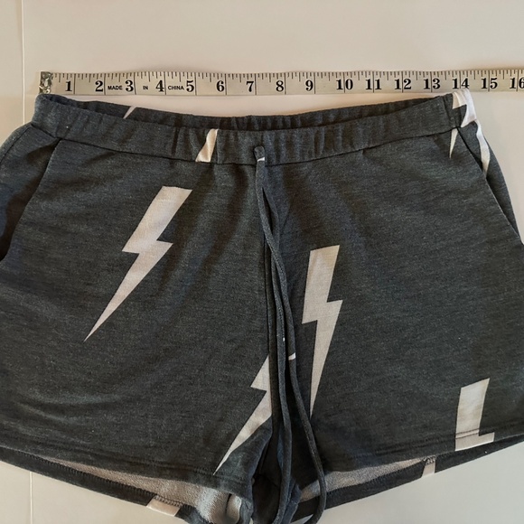 Leli"s Collection - Vanilla Sky Bolt Shorts - Size M - NEW With Tags. - Picture 6 of 11